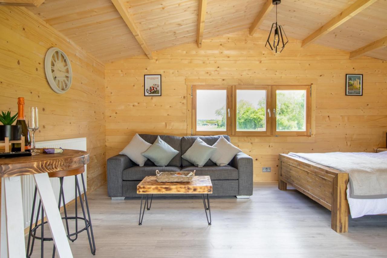 Choller Lake Lodges - Primrose Cabin With Private Hot Tub アランデル エクステリア 写真